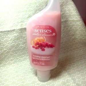 Avon senses frosted winterberry shower gel